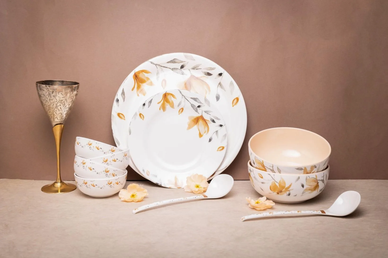 main_1695262518 16pcs Dinner Set Golden Strokes - Image 1